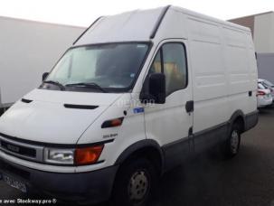 Fourgon avec parois et toit rigide Iveco Daily