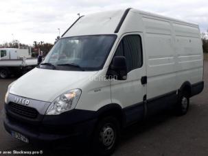 Fourgon avec parois et toit rigide Iveco Daily