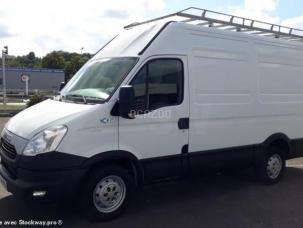 Fourgon avec parois et toit rigide Iveco Daily