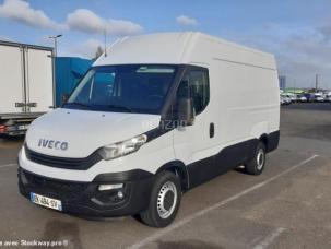 Fourgon avec parois et toit rigide Iveco Daily