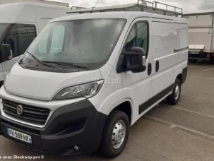 Fourgon avec parois et toit rigide Fiat Ducato