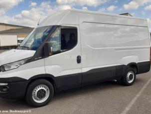 Fourgon avec parois et toit rigide Iveco Daily