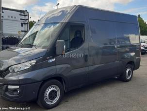 Fourgon avec parois et toit rigide Iveco Daily