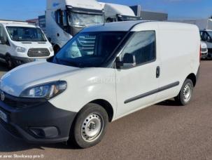 Fourgon avec parois et toit rigide Fiat Doblo Cargo