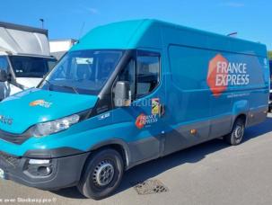 Fourgon avec parois et toit rigide Iveco Daily