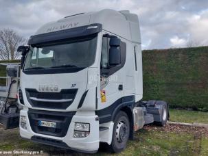 Pour semi-remorque Iveco Stralis