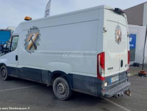 Fourgon avec parois et toit rigide Iveco Daily