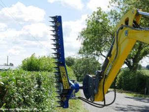  One TP Taille haie pour mini-pelles de 1 à 4 tonnes