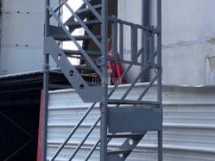 Matériel de chantier Intequedis Escalier Monobloc 5 m - 1.20 x 1.20 m - Peint