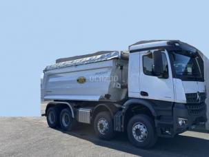 Benne basculante de chantier et de TP Mercedes 4145K
