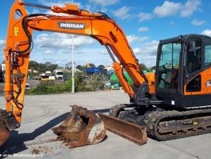 Mini-pelle Doosan DX85r