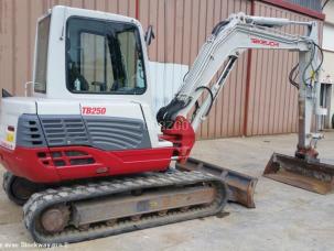 Mini-pelle Takeuchi TB 250