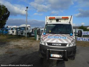 Fourgon avec parois et toit rigide Iveco Daily