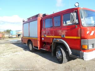 Fourgon avec parois et toit rigide Iveco 170.35