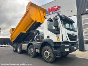 Benne basculante de chantier et de TP Iveco Trakker