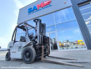  Nissan Chariot 2.5T Levé libre 1.90m