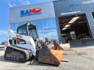 Chargeuse  Bobcat T590 Fourches et Godet inclus