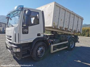 Benne basculante de chantier et de TP Iveco EUROCARGO 150E22