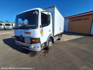 Fourgon avec parois et toit rigide Mercedes Atego