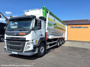 Citerne à produits pulvérulents ou granulaires Volvo FM