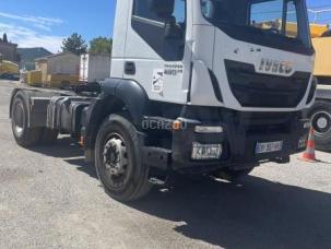 Pour semi-remorque Iveco Trakker