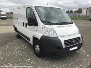 Fourgon avec parois et toit rigide Fiat Ducato