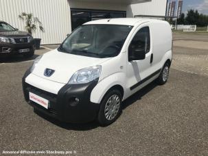 Fourgon avec parois et toit rigide Peugeot Bipper