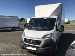 Fourgon avec parois et toit rigide Fiat Ducato