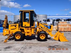 Tractopelle rigide CLC 2017 Trax T 4000