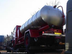 Citerne à produits alimentaires Berliet GR