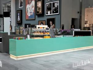 KIOSQUE DE VENTE + VITRINE + ARRIÈRE BAR FOSTER