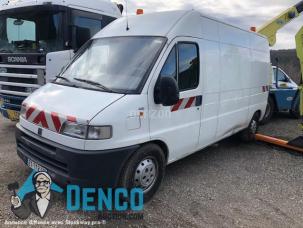 Fourgon avec parois et toit rigide Fiat Ducato