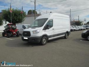 Fourgon avec parois et toit rigide Ford Transit