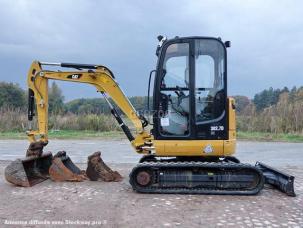 Pelle Caterpillar 302.7D + 3 Buckets