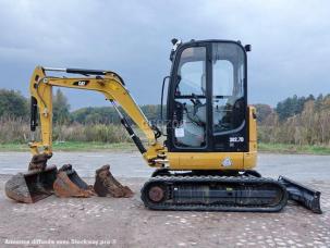 Pelle  Caterpillar 302.7D + 3 Buckets