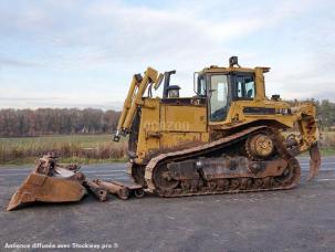 Caterpillar D8R with Ripper