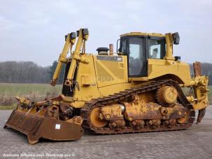 Caterpillar D8T (with Ripper!)