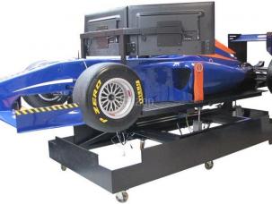 SIMULATEUR F1 SUR PLATEFORME DE MOUVEMENT