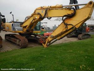Pelle New Holland E305