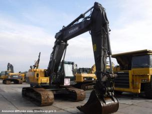 Pelle Volvo EC300DL