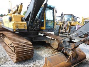 Pelle Volvo EC290BLR