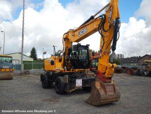 Pelle Jcb JS200W