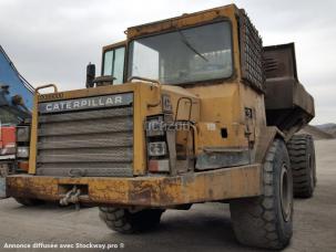 Tombereau articulé Caterpillar 250 D