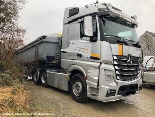 Benne basculante de chantier et de TP Mercedes