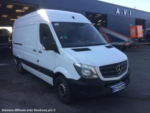 Fourgon avec parois et toit rigide Mercedes Sprinter