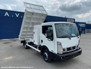 Benne basculante de chantier et de TP Nissan NT 400