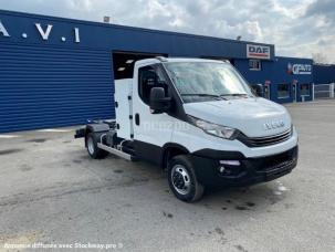 Carrosserie à parois latérales souples coulissantes (PLSC) Iveco Daily