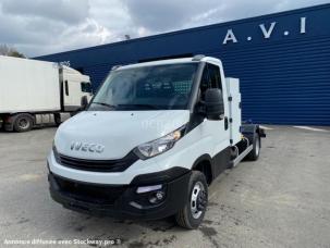 Carrosserie à parois latérales souples coulissantes (PLSC) Iveco Daily