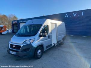 Fourgon avec parois et toit rigide Fiat Ducato