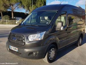 Fourgon avec parois et toit rigide Ford Transit